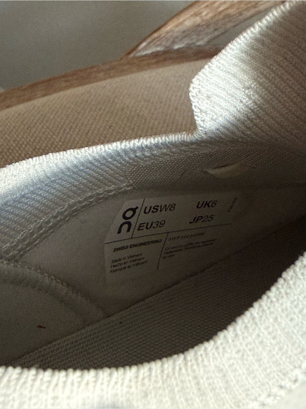 On Cloud 6 Versa Sneakers ice maroon - Picture 5 of 8